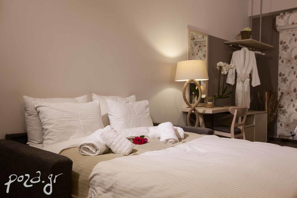Petra Thea Appartement Kalamáta Buitenkant foto