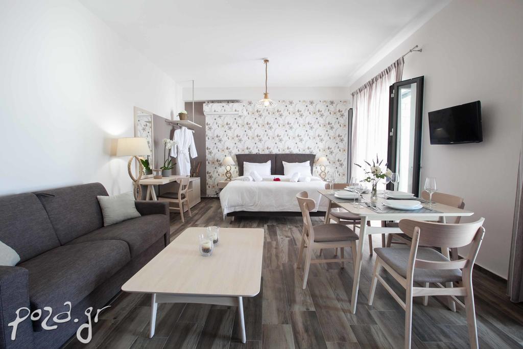 Petra Thea Appartement Kalamáta Buitenkant foto