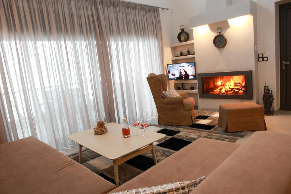 Petra Thea Appartement Kalamáta Buitenkant foto